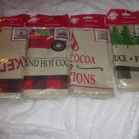 Bundle of 4 Christmas Pillow Cases new - Picture 7 of 7